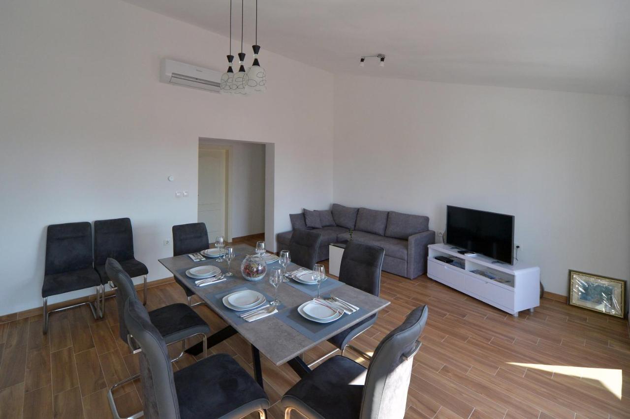 New Apartments 9 Minutes From Split Airport Каштела Екстер'єр фото