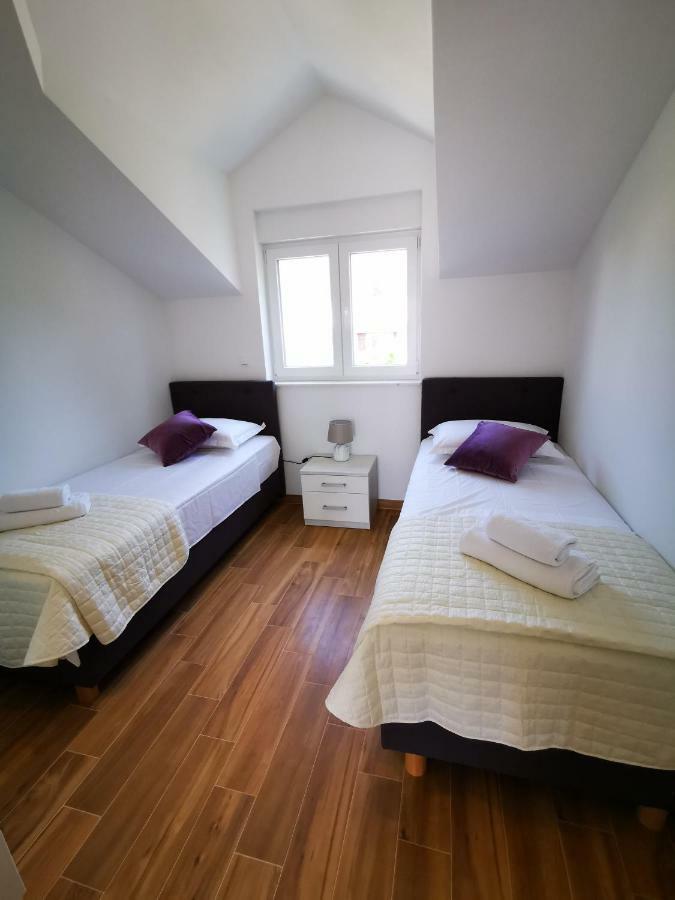 New Apartments 9 Minutes From Split Airport Каштела Екстер'єр фото