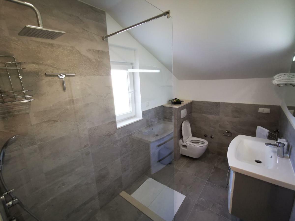 New Apartments 9 Minutes From Split Airport Каштела Екстер'єр фото