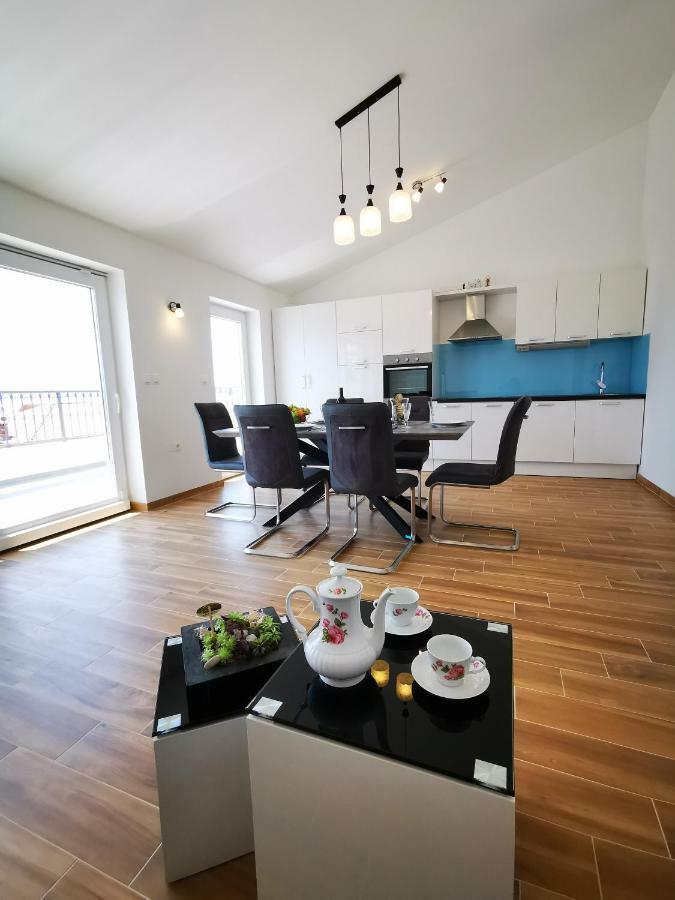 New Apartments 9 Minutes From Split Airport Каштела Екстер'єр фото