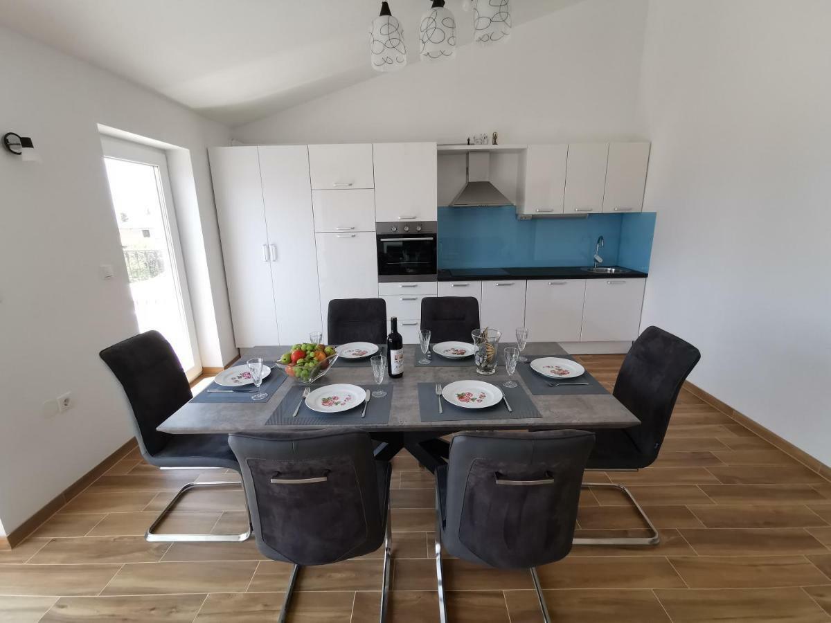 New Apartments 9 Minutes From Split Airport Каштела Екстер'єр фото